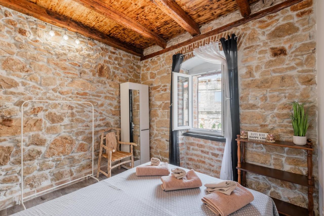 Anni Apartment Pula Exterior photo